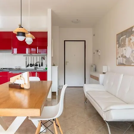 Bilocale Con Terrazzo Апартаменты *