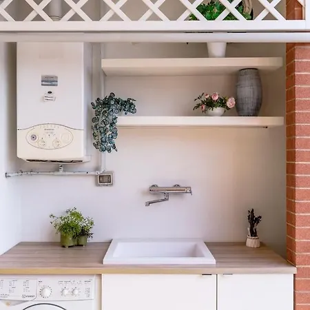 Bilocale Con Terrazzo شقة *